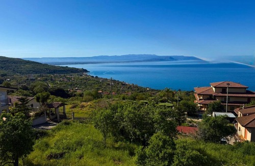Coccorino Apartment | Balcony-Golfo di Gioia-SunsetViews-AuthenticItaly