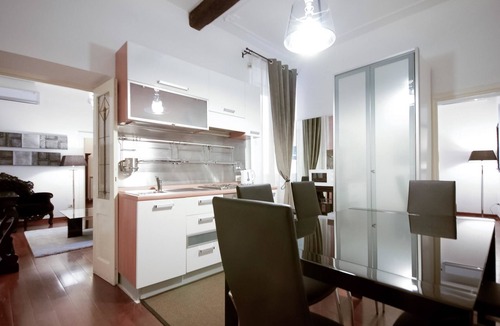 Rione V Ponte Apartment | Banchi Apartment