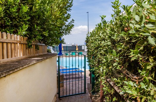 Alberese Apartment | Basement studio Apartment with Terrace, Garden and Shared Pool