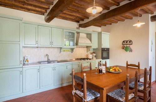 Civitella in Val di Chiana Villa | Beautiful private villa for 10 people with private pool, WIFI, TV, pets allowed and panoramic view