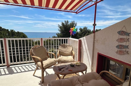 San Lorenzo Apartment | Beachfront House - Private Terrace - 6 Guests