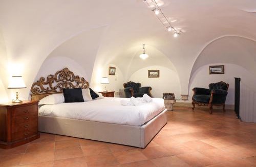Roman Ghetto Apartment | Beatrix Apartment in Trastevere by Nosdom Properties