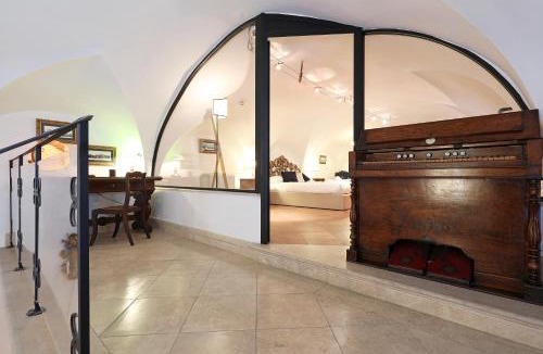 Roman Ghetto Apartment | Beatrix Apartment in Trastevere by Nosdom Properties