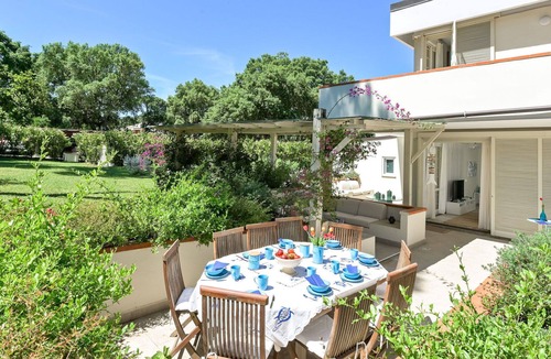Punta Ala Villa | Beautiful private villa for 10 guests with WIFI, A/C, TV, patio and pets allowed