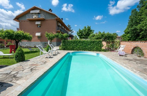 Castagnole delle Lanze Apartment | Beautiful apartment for 4 guests with WIFI, A/C, pool, TV and patio