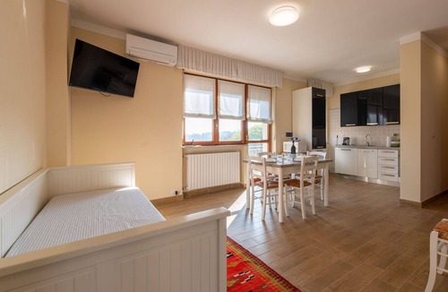 Castagnole Monferrato Apartment | Beautiful apartment for 5 guests with A/C, WIFI, pool, TV and terrace