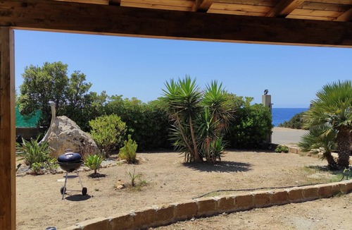 Isola di Capo Rizzuto Apartment | Beautiful apartment in a villa between the sea and the lighthouse