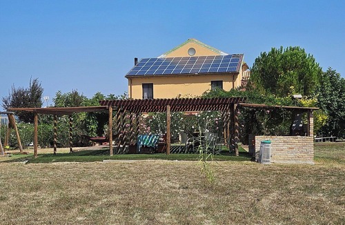 Campli Villa | Beautiful private villa with WIFI, A/C, private pool, TV, patio and pets allowed, close to Teramo
