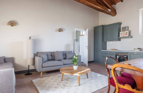 San Pietro in Bossolo Villa | Beautiful apartment in villa for 6 people with pool, WIFI and TV, close to Greve In Chianti