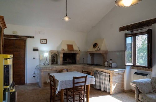 Citta Sant'Angelo Apartment | Beautiful apartment for 4 people with WIFI, pool, TV, pets allowed and panoramic view