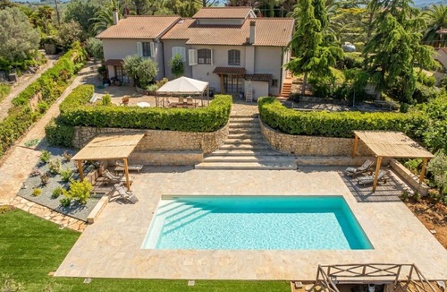 Casale Marittimo Apartment | Beautiful apartment for 12 people with pool, A/C, WIFI, TV, patio and pets allowed
