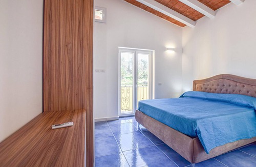Laureana Cilento Apartment | Beautiful apartment in Laureana Cilento with WiFi