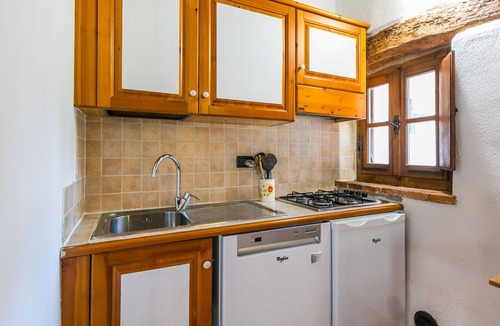 San Macario In Monte Villa | Beautiful apartment in villa for 4 guests with pool, WIFI, TV, terrace and pets allowed