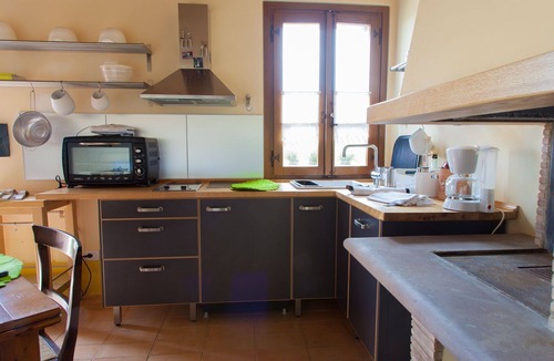 Fossombrone Apartment | Beautiful apartment for 3 people with WIFI, A/C, pool, TV and pets allowed