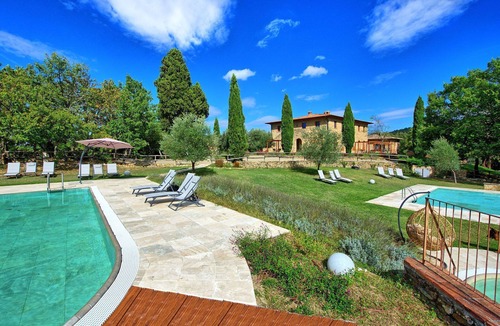 Simignano Apartment | Beautiful apartment for 3 guests with WIFI, pool, TV and pets allowed