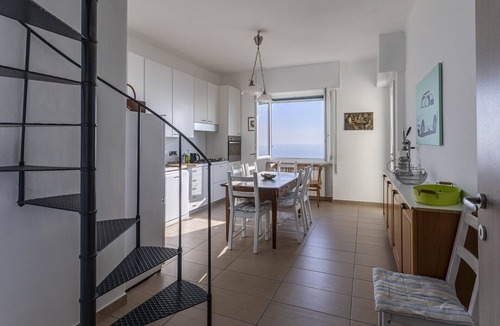 Pieve Ligure Apartment | Beautiful apartment for 8 guests with A/C, WIFI, TV, balcony and panoramic view, close to Portof.