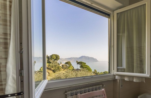 Pieve Ligure Apartment | Beautiful apartment for 8 guests with A/C, WIFI, TV, balcony and panoramic view, close to Portof.