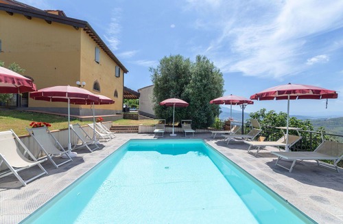 Montebonello Apartment | Beautiful apartment for 8 guests with pool, WIFI, TV, pets allowed and panoramic view