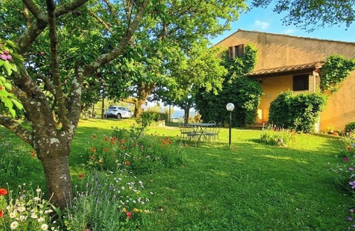 Montebonello Apartment | Beautiful apartment for 6 guests with private pool, WIFI and pets allowed