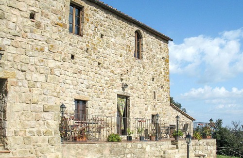 Roccastrada Villa | Beautiful apartment in villa for 6 people with WIFI, TV, terrace and pets allowed