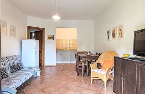Montorsaio Apartment | Beautiful apartment for 2 people with pool, WIFI, TV, patio and panoramic view