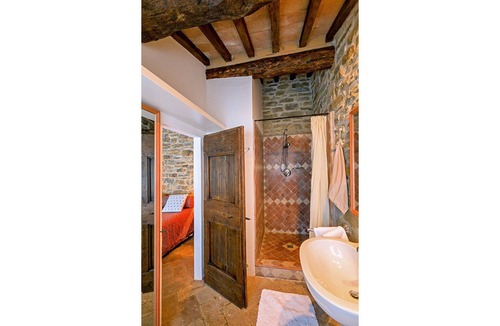 Umbertide Apartment | Beautiful apartment for 6 guests with A/C, pool, WIFI, TV, panoramic view and parking