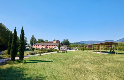 San Brizio Apartment | Beautiful apartment for 5 guests with WIFI, pool, TV, balcony and pets allowed, close to Spoleto