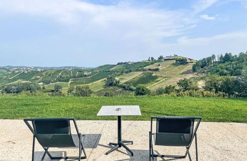 Vinchio Apartment | Beautiful apartment for 8 people with private pool, A/C, WIFI, balcony and panoramic view