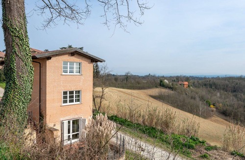 Vignale Monferrato Apartment | Beautiful apartment for 4 guests with pool, WIFI, TV, terrace and pets allowed