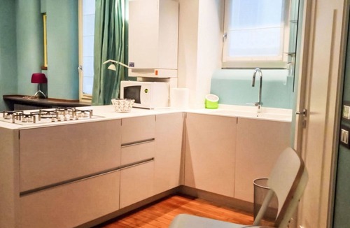Chiaia Apartment | Beautiful apartment for 2 people with A/C, WIFI