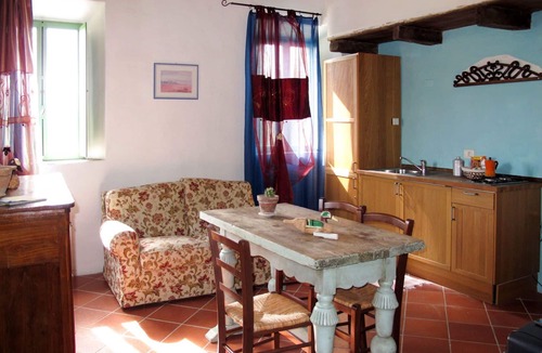 Granarola Apartment | Beautiful apartment for 2 guests with pool, WIFI, A/C, TV, patio, pets allowed and panoramic view