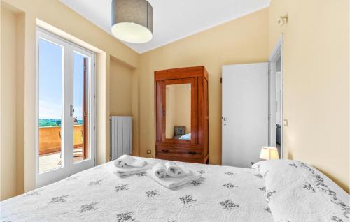 Capranica Apartment | Beautiful Apartment In Capranica Vt With Wifi