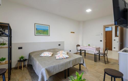 Moscufo Apartment | Beautiful Apartment In Moscufo With Wifi
