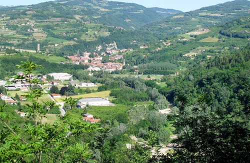 Cortemilia Villa | Beautiful apartment in villa for 2 guests with pool, WIFI, patio, pets allowed and parking