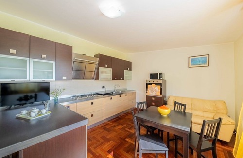 Citta Sant'Angelo Villa | Beautiful apartment in villa for 4 guests with A/C, WIFI, pool, TV, patio and pets allowed