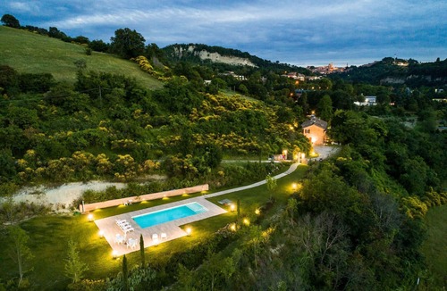 Urbino Villa | Beautiful apartment in villa for 5 guests with WIFI, pool, TV and panoramic view, close to Urbino