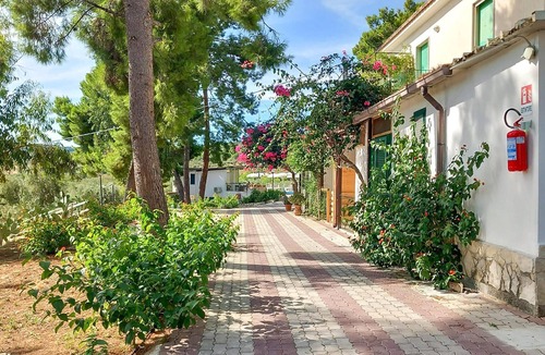 Chiesiola Apartment | Beautiful apartment in Vieste with WiFi