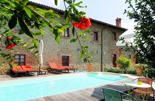 Bonvicino Apartment | Beautiful apartment for 4 people with pool and terrace