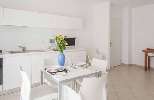 Marina di Vasto Apartment | Beautiful apartment for 4 guests with A/C, pool, WIFI, TV, patio and pets allowed
