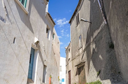 Strongoli Apartment | Beautiful apartment for 3 guests with WIFI, balcony and pets allowed