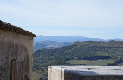 Strongoli Apartment | Beautiful apartment for 4 guests with WIFI, balcony, pets allowed and panoramic view