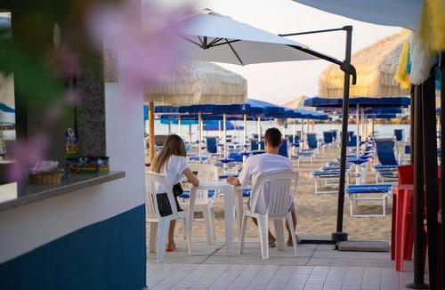 Francavilla al Mare Apartment | Beautiful apartment for 5 people with WIFI, A/C, TV and terrace