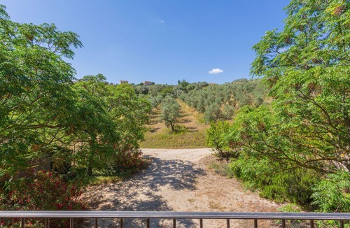 Mosciano Sant'Angelo House | Beautiful private villa for 10 guests with WIFI, private pool, TV, terrace and pets allowed