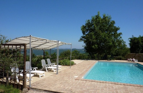 Spedalicchio Apartment | Beautiful old stone farmhouse with pool in Umbrian hills