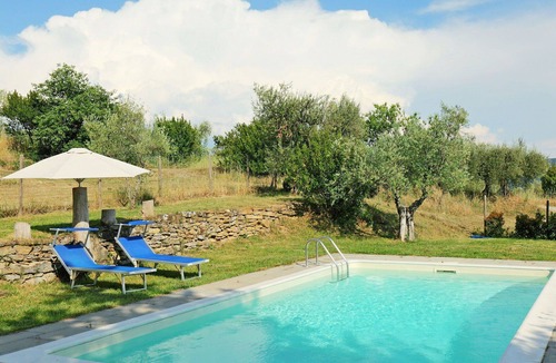 Cortona Villa | Beautiful private villa for 6 guests with private pool, WIFI, A/C, TV, patio and pets allowed