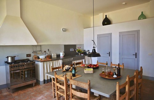 Citta della Pieve Villa | Beautiful private villa for 14 people with WIFI, hot tub, private pool, sauna, TV and pets allowed