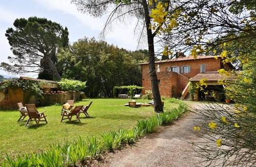 Citta della Pieve Villa | Beautiful private villa for 14 people with WIFI, hot tub, private pool, sauna, TV and pets allowed