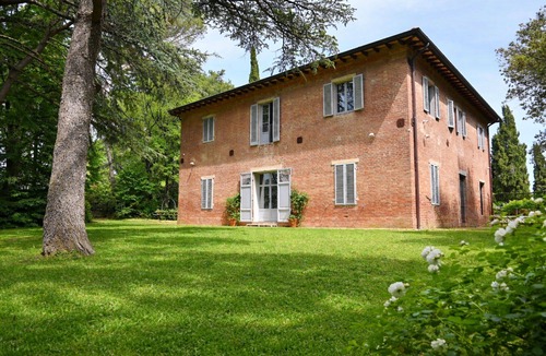 Citta della Pieve Villa | Beautiful private villa for 14 people with WIFI, hot tub, private pool, sauna, TV and pets allowed