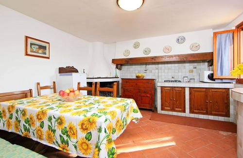 Pieve a Presciano Villa | Beautiful private villa with private pool, WIFI, TV, patio, pets allowed and panoramic view