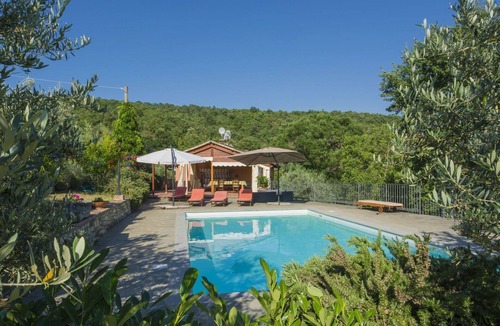 Pieve a Presciano Villa | Beautiful private villa with private pool, WIFI, TV, patio, pets allowed and panoramic view